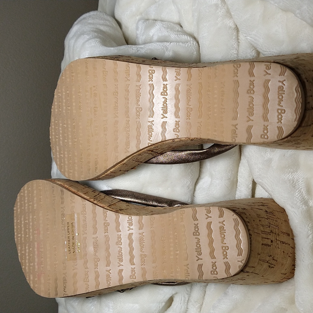 NWOT Yellow Box Cindy Wedge - Picture 9 of 10